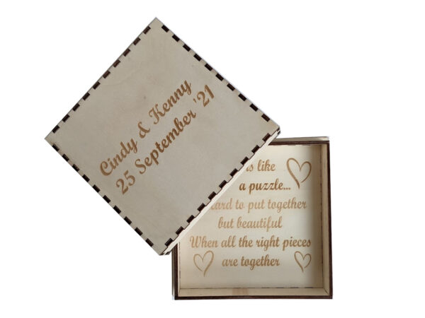 Lasercut doosje Love Puzzel deksel